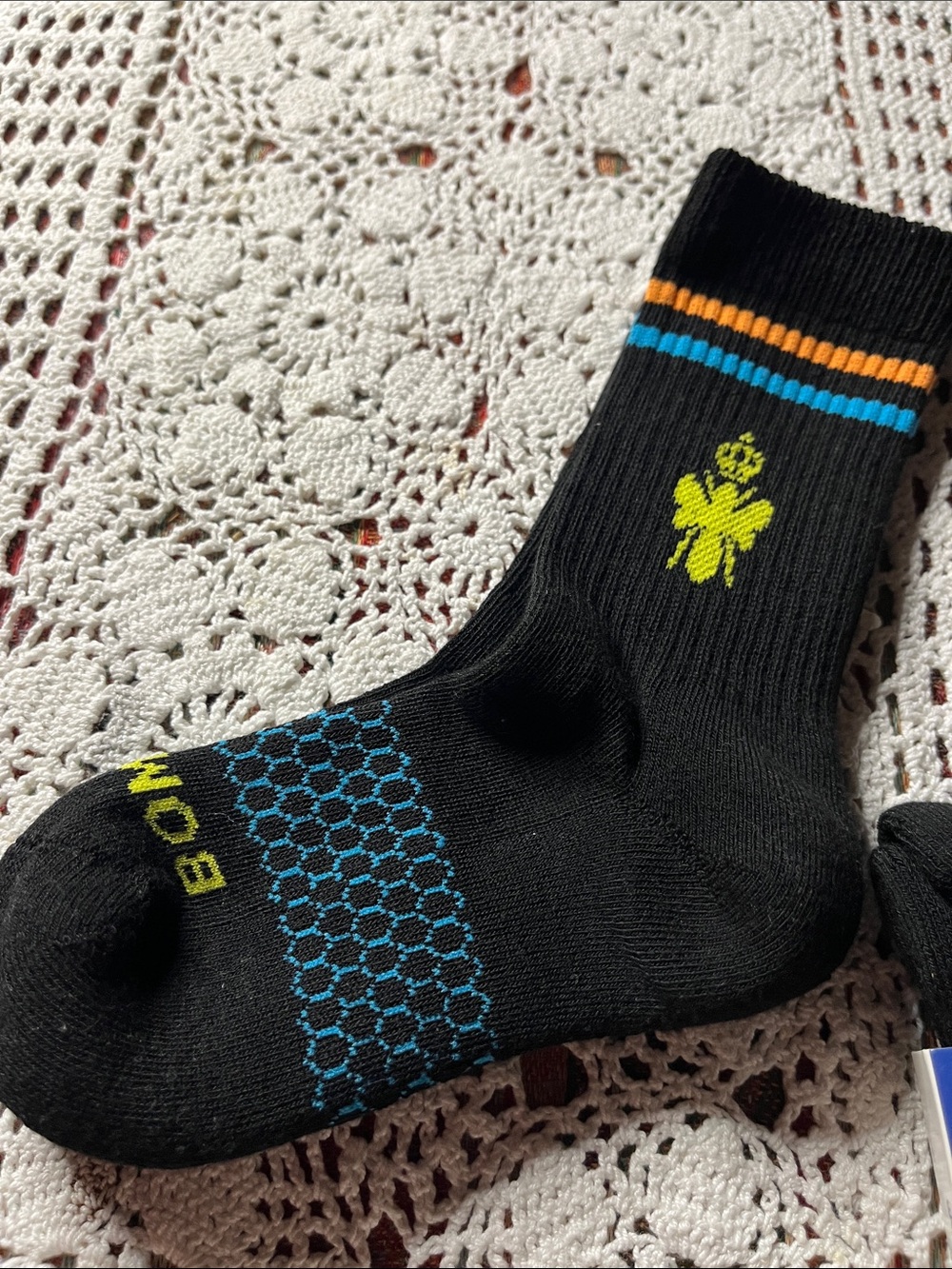 Bombas Queen Bee Youth Socks in Black and org/blu limited Two pairs
